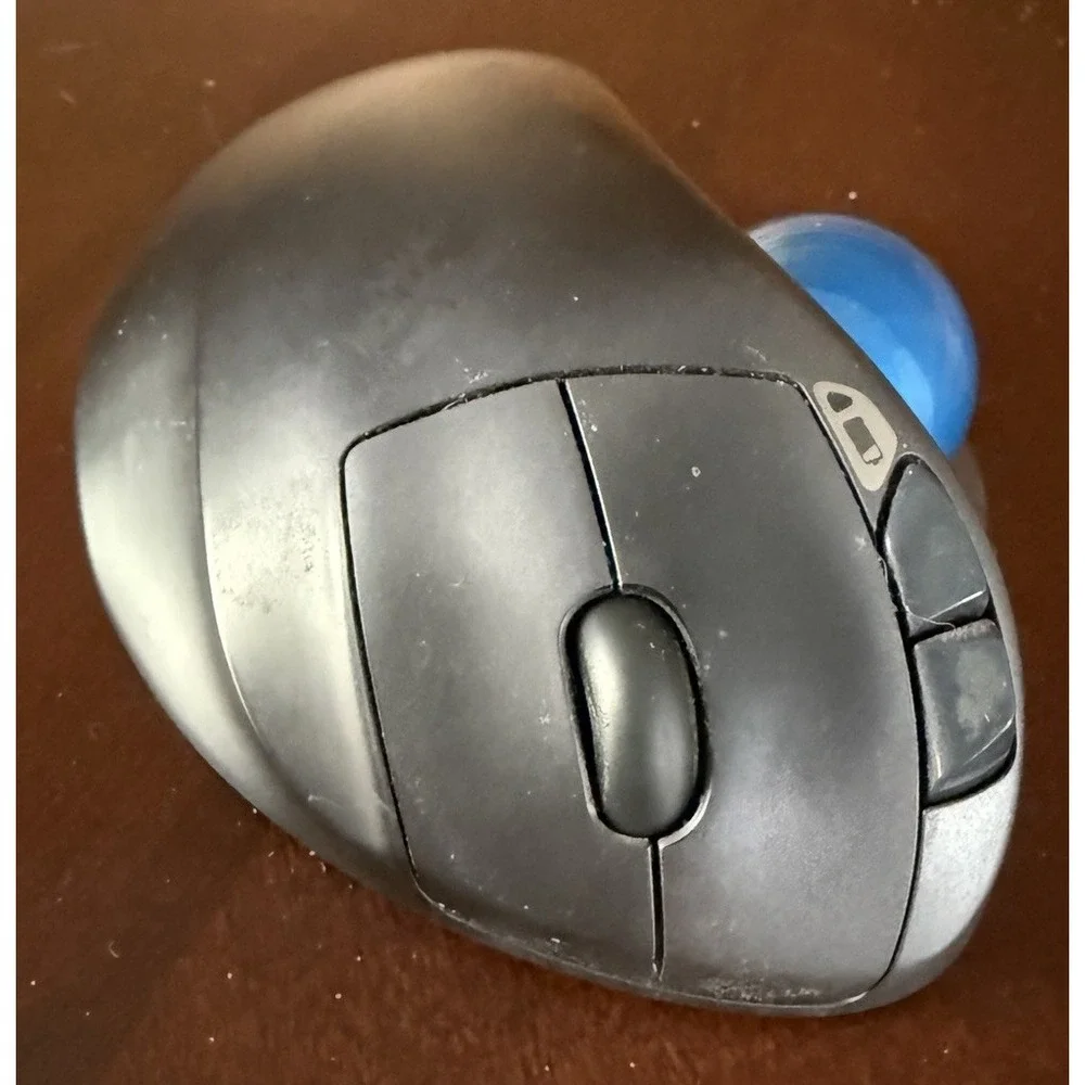Logitech M570 Wireless Trackball Mouse w/USB Receiver Working